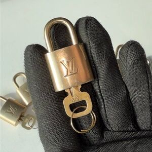 Louis Vuitton Padlock & Key Set #319